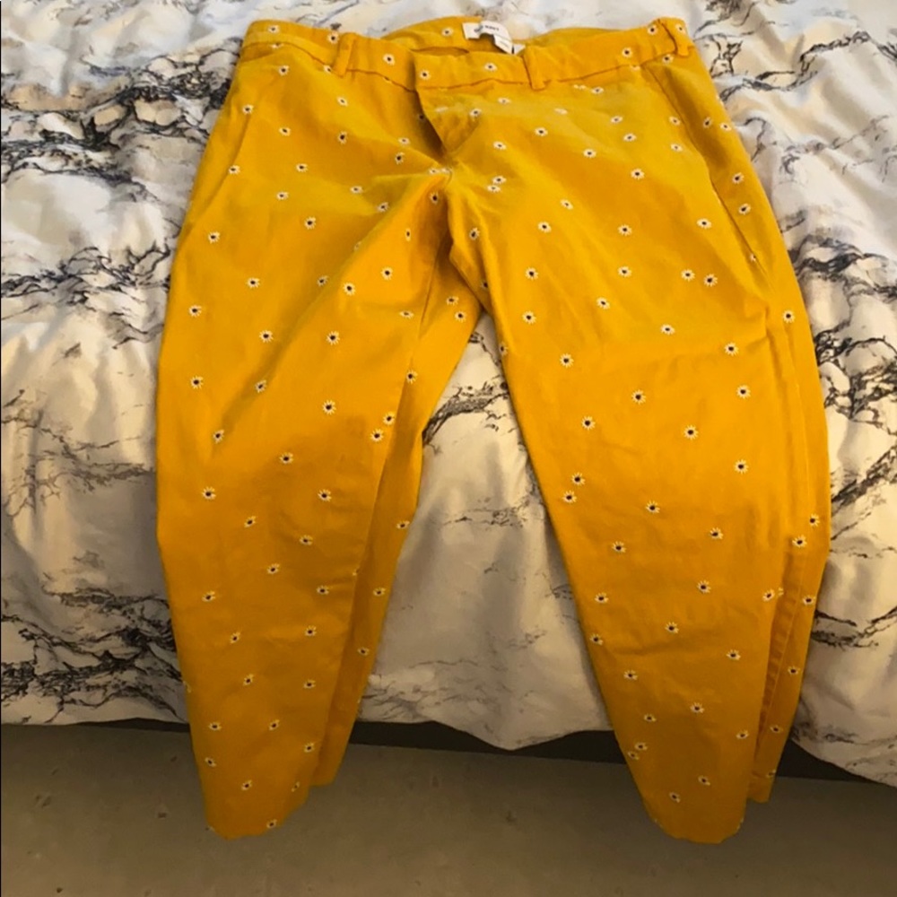 Old Navy Pixie Chino Yellow